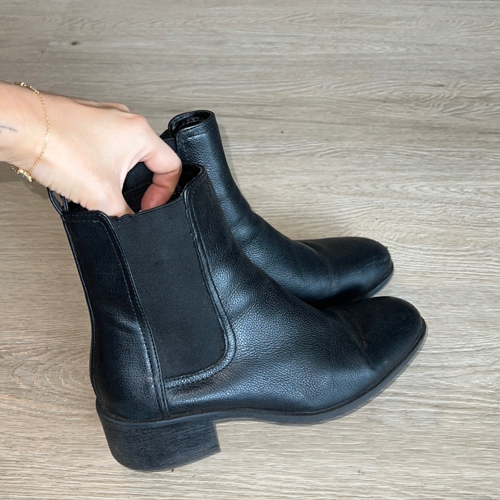 Kenneth Cole REACTION Women's Salt Chelsea Ankle Boot